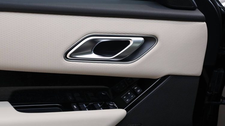 Range Rover Velar SE P 250 R-Dynamic | 2023 – GCC – Under Warranty and Service Contract | 2.0L i4