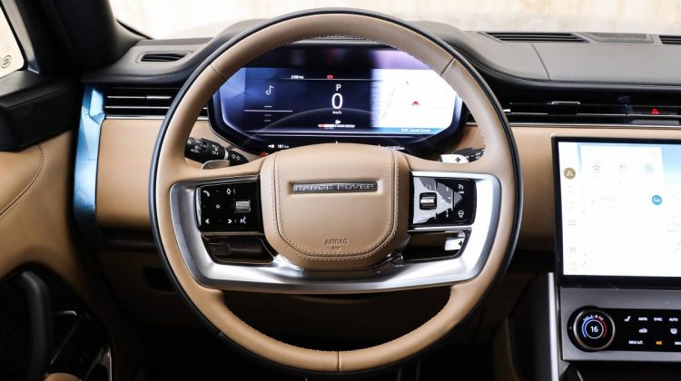 Range Rover Vogue P 530 Autobiography | 2023 – GCC – Under Warranty and Service | 4.4L V8