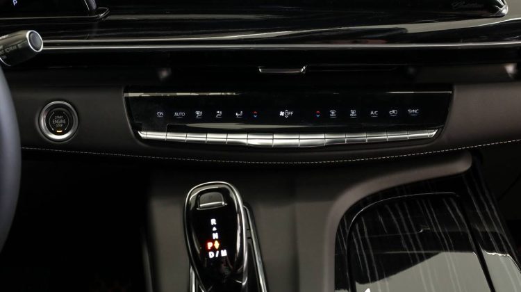 Cadillac Escalade V ESV Extended Wheelbase | 2023 – GCC – Under Warranty | 6.2L V8