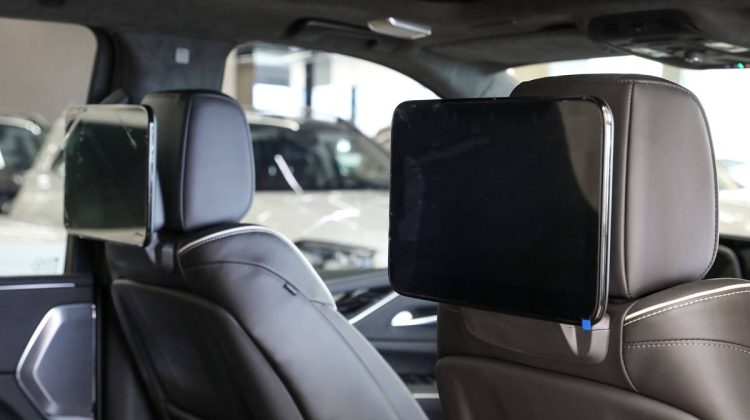 Cadillac Escalade V ESV Extended Wheelbase | 2023 – GCC – Under Warranty | 6.2L V8