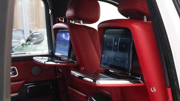 Rolls Royce Cullinan Black Badge | 2019 – GCC – Perfect Condition – Starlight | 6.75L V12