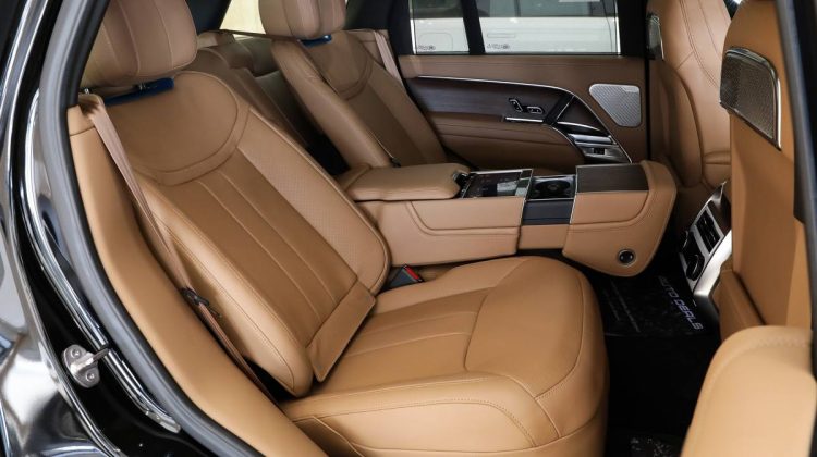 Vogue P530 Autobiography | 2022 – GCC – Warranty And Service Contract – Low Mileage | 4.4L V8