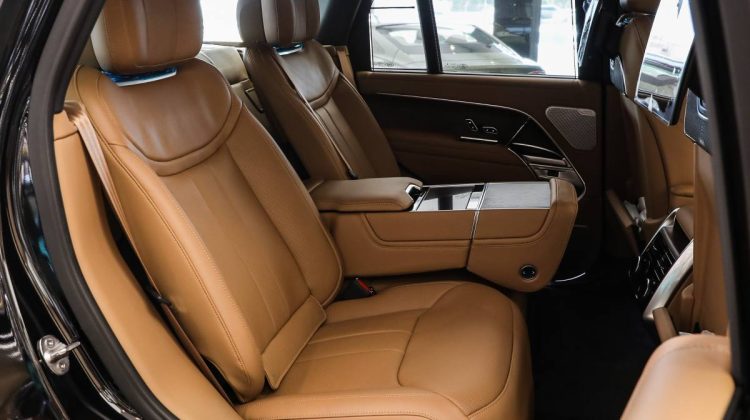 Range Rover Vogue P 530 Autobiography | 2023 – GCC – Under Warranty and Service | 4.4L V8