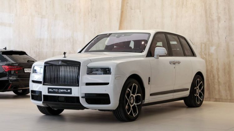 Rolls Royce Cullinan Black Badge | 2019 – GCC – Perfect Condition – Starlight | 6.75L V12