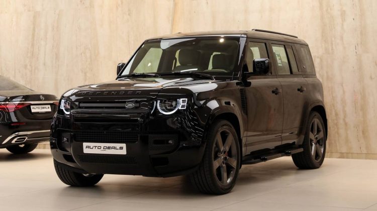 Land Rover Defender 110 SE P400 | 2023 – GCC – Under Warranty and Service Contract | 3.0L i6