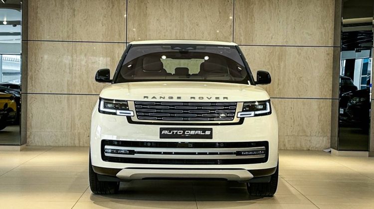 Range Rover Vogue HSE P 530 | 2023 – GCC – Under Warranty & Service Contract | 4.4L V8