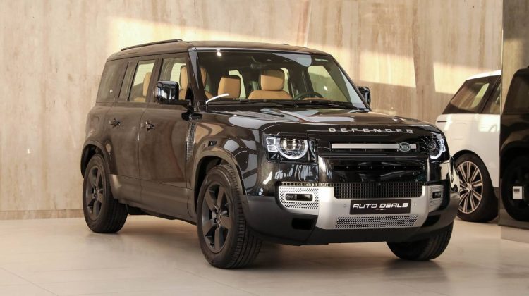 Land Rover Defender 110 HSE P400 | 2023 – GCC – Under Warranty and Service Contract | 3.0L i6