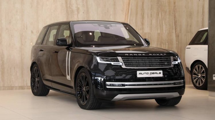 Vogue P530 Autobiography | 2022 – GCC – Warranty And Service Contract – Low Mileage | 4.4L V8