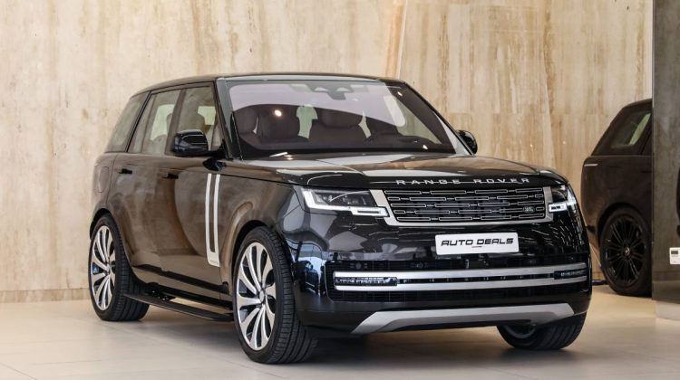 Range Rover Vogue P 530 Autobiography | 2023 – GCC – Under Warranty and Service | 4.4L V8
