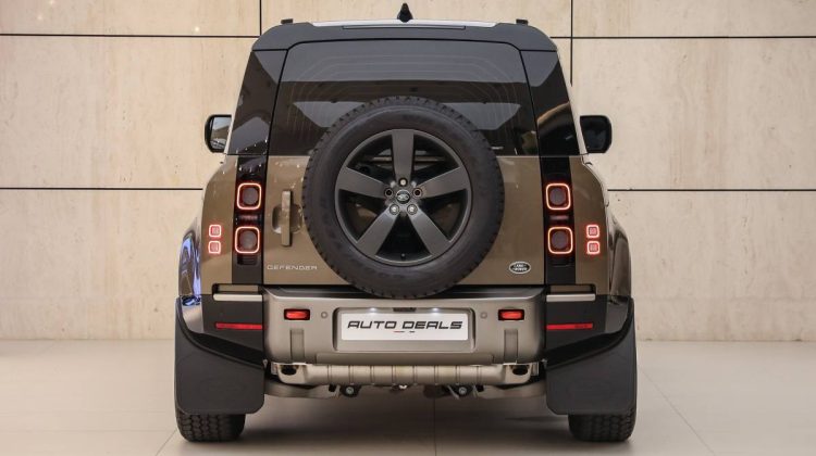 Land Rover Defender 90 X P 400 | 2021 – GCC – Under Warranty and Service Contract | 3.0L i6