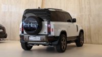 Land Rover Defender 90 SE P300 | 2023 – GCC – Warranty And Service Contract Available | 2.0L i4