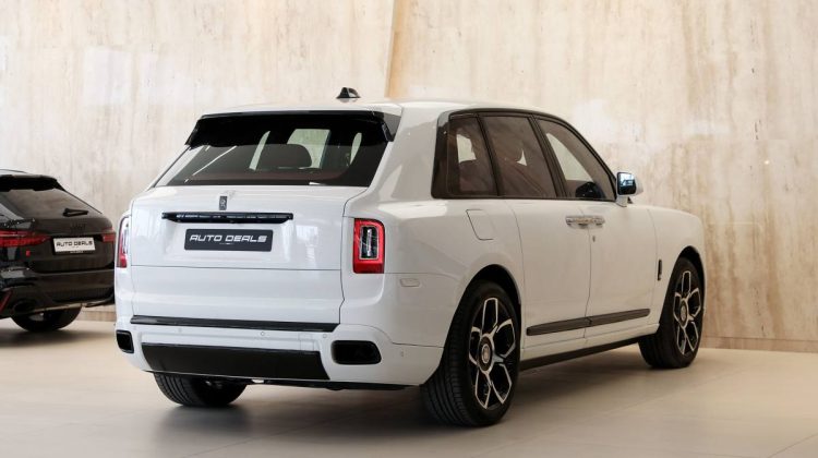 Rolls Royce Cullinan Black Badge | 2019 – GCC – Perfect Condition – Starlight | 6.75L V12