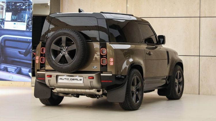 Land Rover Defender 90 X P 400 | 2021 – GCC – Under Warranty and Service Contract | 3.0L i6