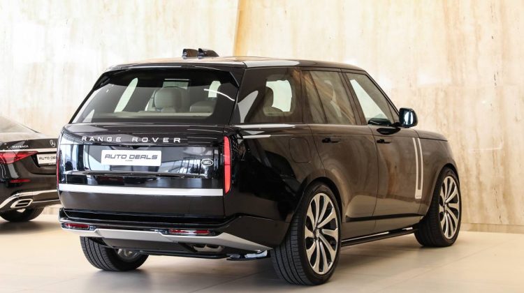 Range Rover Vogue P 530 Autobiography | 2023 – GCC – Under Warranty and Service | 4.4L V8