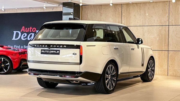 Range Rover Vogue HSE P 530 | 2023 – GCC – Under Warranty & Service Contract | 4.4L V8