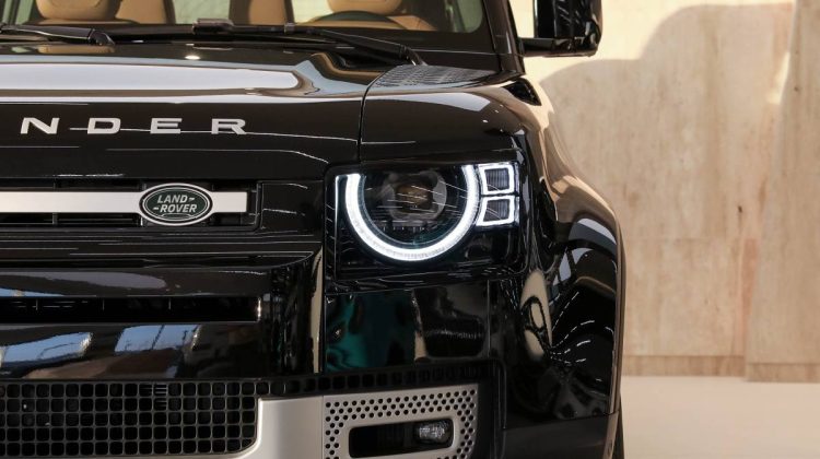 Land Rover Defender 110 HSE P400 | 2023 – GCC – Under Warranty and Service Contract | 3.0L i6