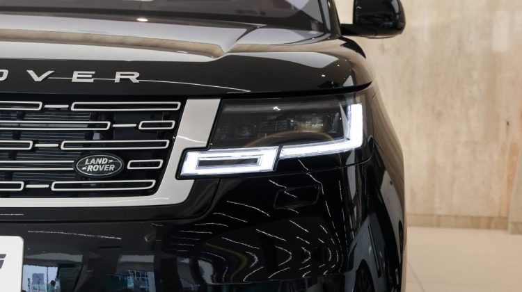 Vogue P530 Autobiography | 2022 – GCC – Warranty And Service Contract – Low Mileage | 4.4L V8