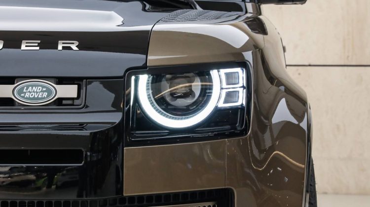 Land Rover Defender 90 X P 400 | 2021 – GCC – Under Warranty and Service Contract | 3.0L i6