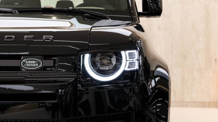 Land Rover Defender 110 SE P400 | 2023 – GCC – Under Warranty and Service Contract | 3.0L i6