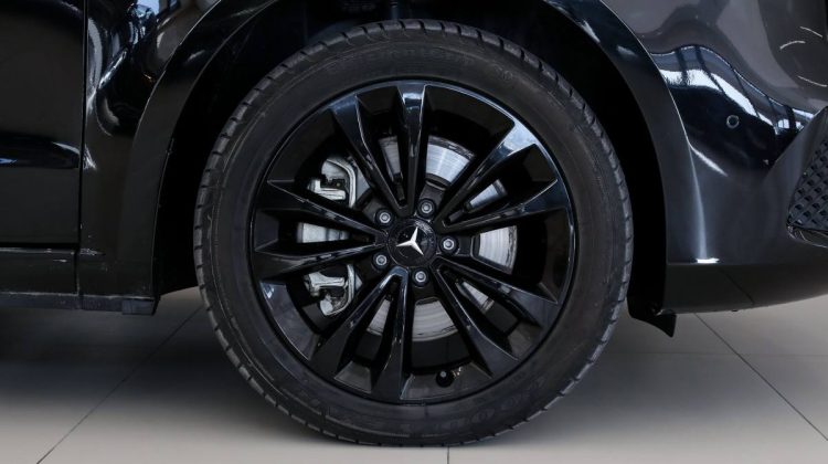 Mercedes Benz Vito Family Edition 1of1 Royal Customs | 2022 – GCC | 2.0L i4