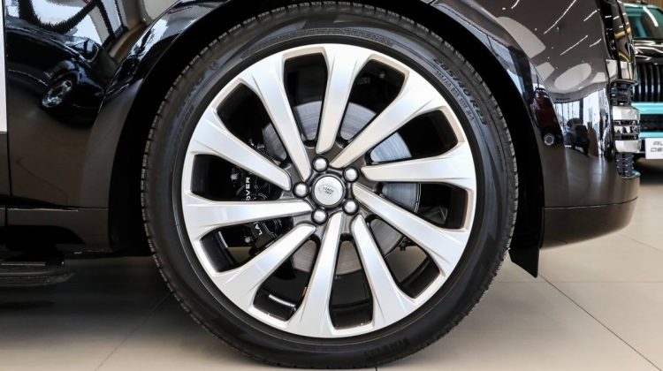 Range Rover Vogue P 530 Autobiography | 2023 – GCC – Under Warranty and Service | 4.4L V8
