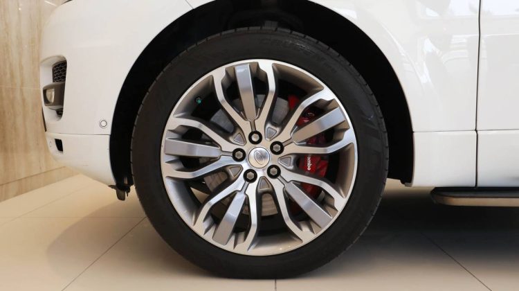 Range Rover Sport Supercharged Dynamic | 2014 – GCC – Service History Available | 5.0L V8