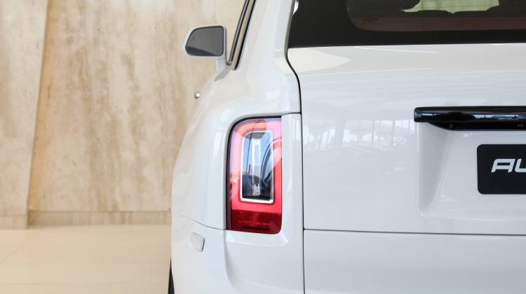 Rolls Royce Cullinan Black Badge | 2019 – GCC – Perfect Condition – Starlight | 6.75L V12