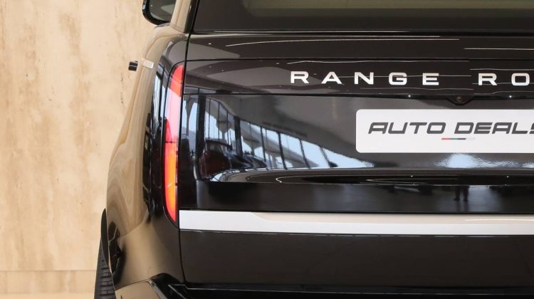 Range Rover Vogue P 530 Autobiography | 2023 – GCC – Under Warranty and Service | 4.4L V8