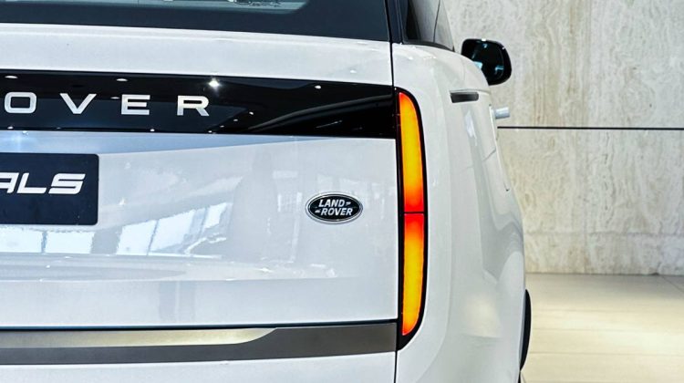 Range Rover Vogue HSE P 530 | 2023 – GCC – Under Warranty & Service Contract | 4.4L V8