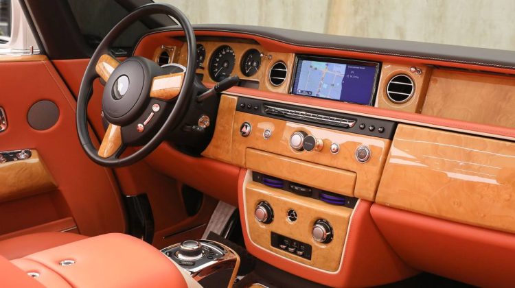 Rolls Royce Phantom Drophead | 2017 – GCC – Perfect Condition | 6.7L V12