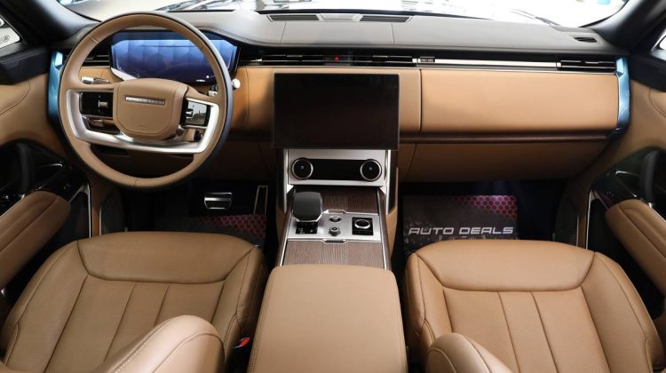 Vogue P530 Autobiography | 2022 – GCC – Warranty And Service Contract – Low Mileage | 4.4L V8