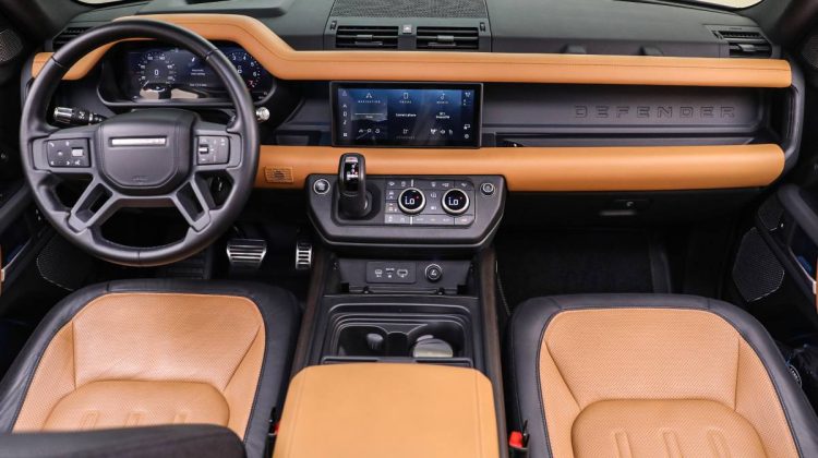 Land Rover Defender 90 X P 400 | 2021 – GCC – Under Warranty and Service Contract | 3.0L i6