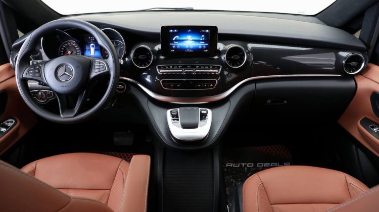 Mercedes Benz Vito Family Edition 1of1 Royal Customs | 2022 – GCC | 2.0L i4