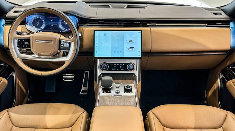 Range Rover Vogue HSE P 530 | 2023 – GCC – Under Warranty & Service Contract | 4.4L V8