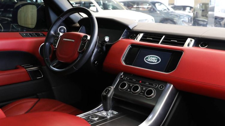 Range Rover Sport Supercharged Dynamic | 2014 – GCC – Service History Available | 5.0L V8