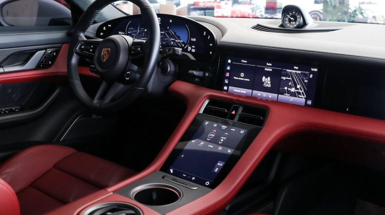 Porsche Taycan Turbo S | 2020 – GCC – Under Warranty – Very Low Mileage – Perfect Condition