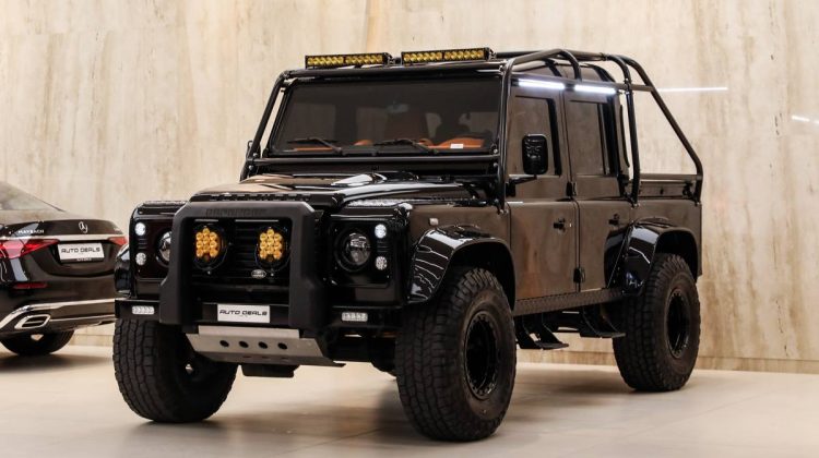 Land Rover Defender 110 Crew Cab Pick Up | 2015 – GCC – Full Service History | 2.2L i4