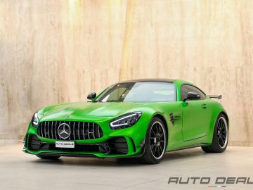 Mercedes Benz AMG GTR | 2018 – Green Magno – Extremely Low Mileage – Pristine Condition | 4.0L V8