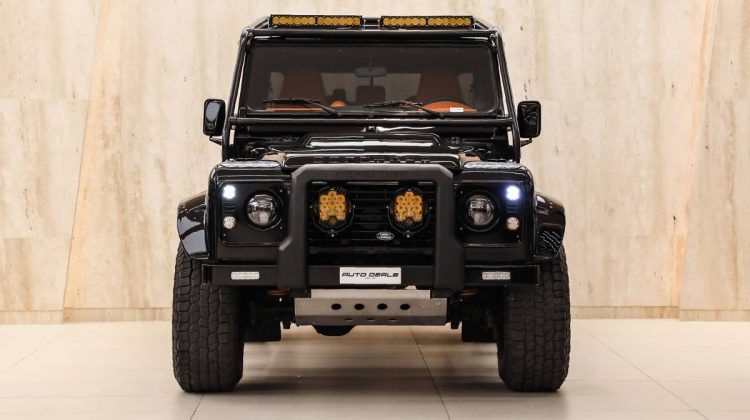 Land Rover Defender 110 Crew Cab Pick Up | 2015 – GCC – Full Service History | 2.2L i4