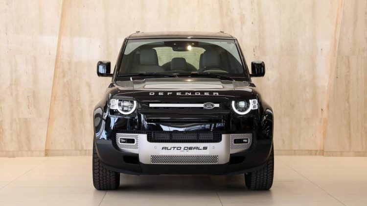 Land Rover Defender 110 SE P 300 | 2023 – GCC – Under Warranty And Service Contract | 2.0L i4