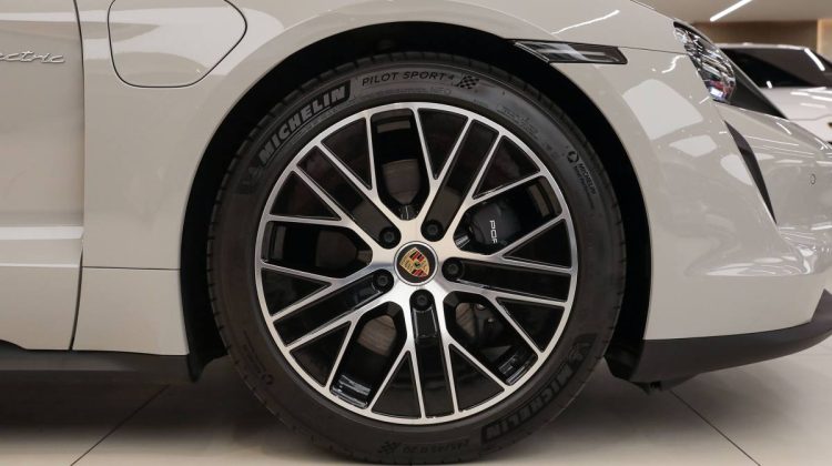 Porsche Taycan | 2023 – GCC – Under Warranty – Brand New