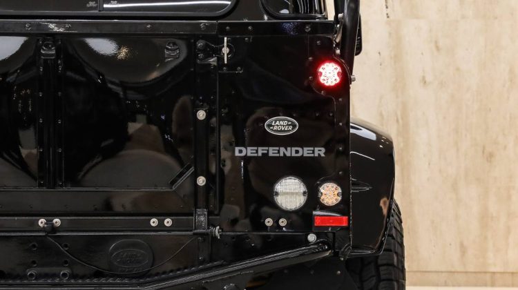Land Rover Defender 110 Crew Cab Pick Up | 2015 – GCC – Full Service History | 2.2L i4