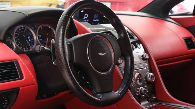 Aston Martin Vantage | 2015 – GCC – Very Low Mileage – Perfect Condition | 4.7L V8
