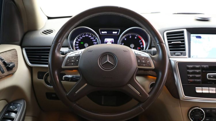 Mercedes Benz ML 350 4 Matic Blue Efficiency | 2013 – GCC – Perfect Condition – Service History Available | 3.5L V6