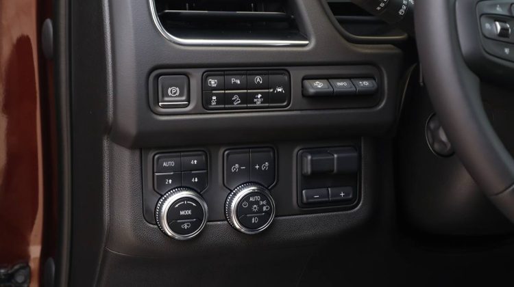 GMC Yukon AT4 | 2023 – GCC – Under Warranty – Brand New | 5.3L V8