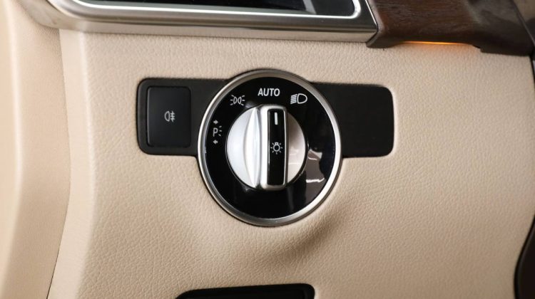 Mercedes Benz ML 350 4 Matic Blue Efficiency | 2013 – GCC – Perfect Condition – Service History Available | 3.5L V6