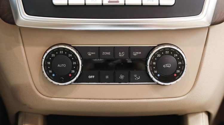 Mercedes Benz ML 350 4 Matic Blue Efficiency | 2013 – GCC – Perfect Condition – Service History Available | 3.5L V6