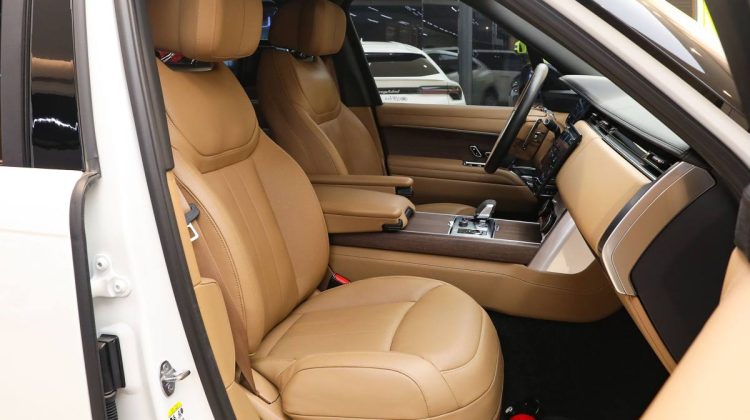 Range Rover Vogue Autobiography P 530 LWB 2023 | GCC – Under Warranty And Service Contract