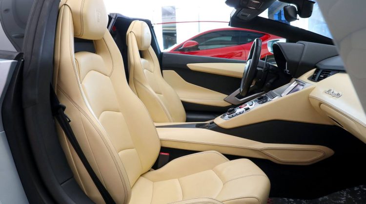 Lamborghini Aventador Roadster | 2014 – GCC – Perfect Condition – Low Mileage | 6.5L V12