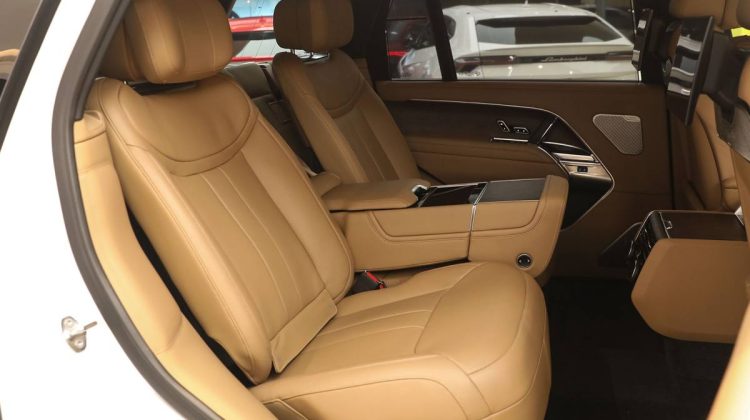 Range Rover Vogue Autobiography P 530 LWB 2023 | GCC – Under Warranty And Service Contract